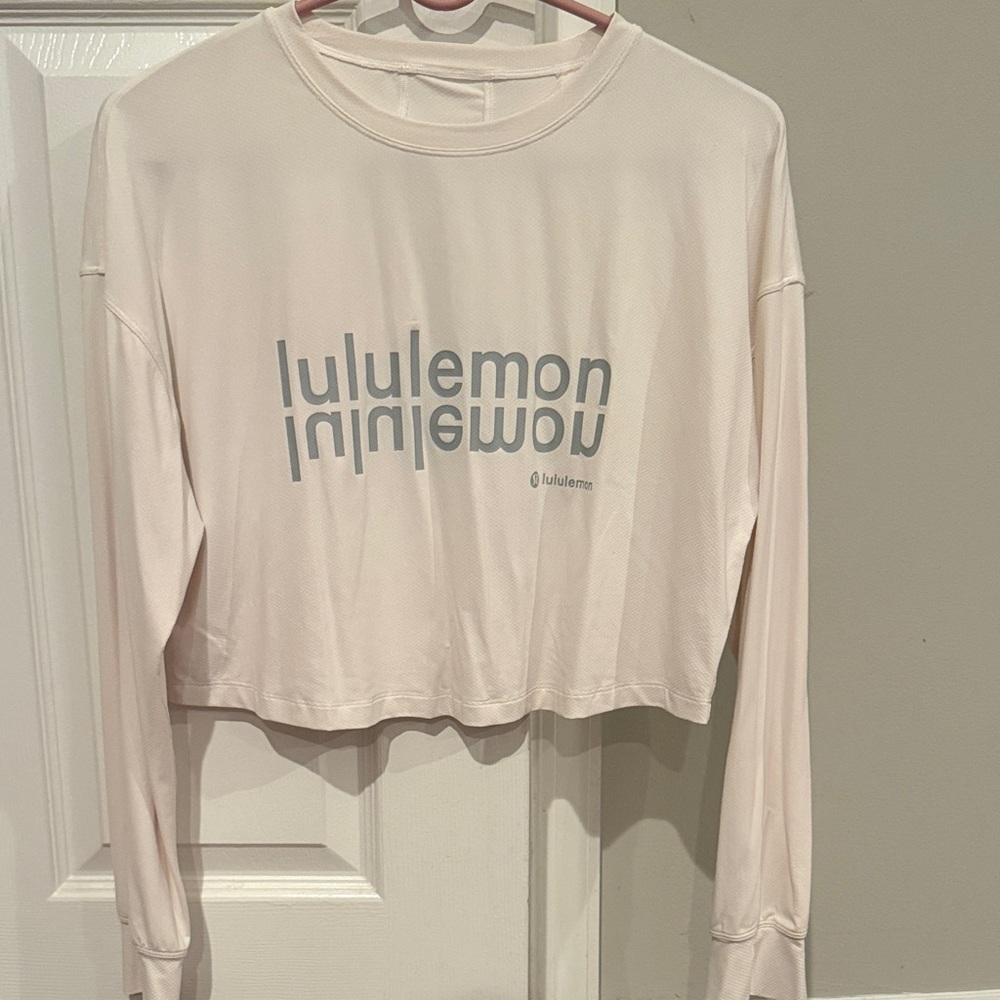 lululemon Cropped Long Sleeve Logo Tee